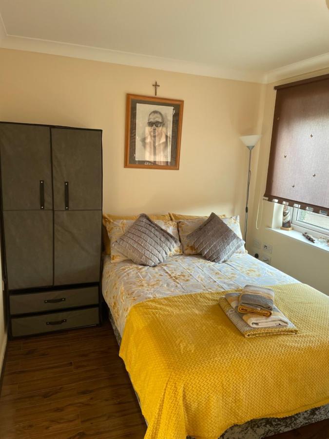Tisi Choice Bed & Breakfast Northfleet Exterior photo